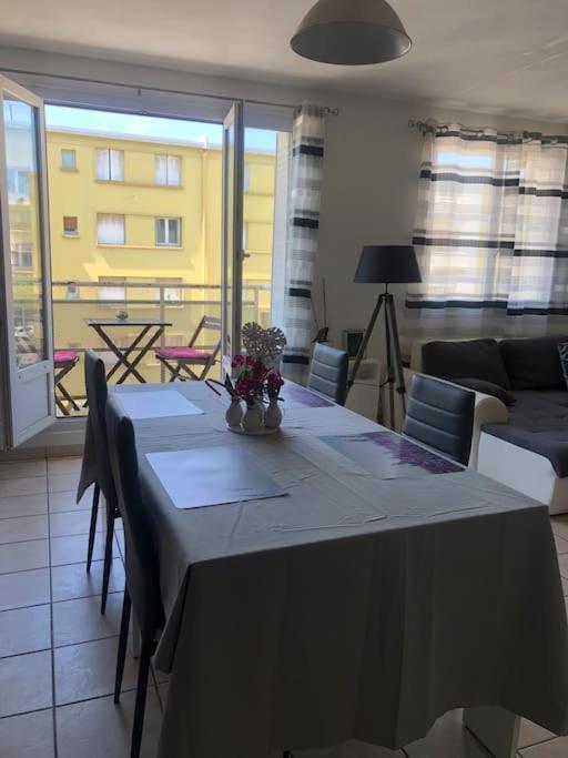 Appartement Balcon, Place De Parking, Centre Ville Valence  Exterior foto
