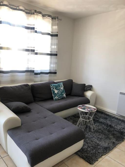 Appartement Balcon, Place De Parking, Centre Ville Valence  Exterior foto