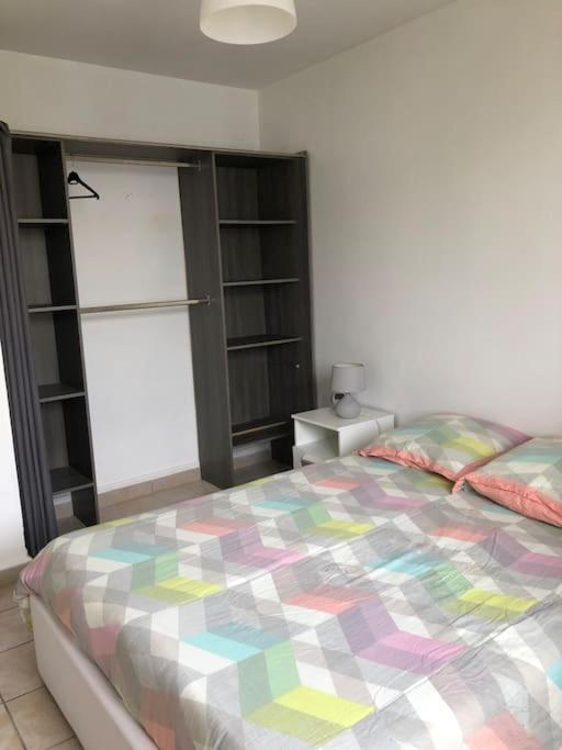 Appartement Balcon, Place De Parking, Centre Ville Valence  Exterior foto