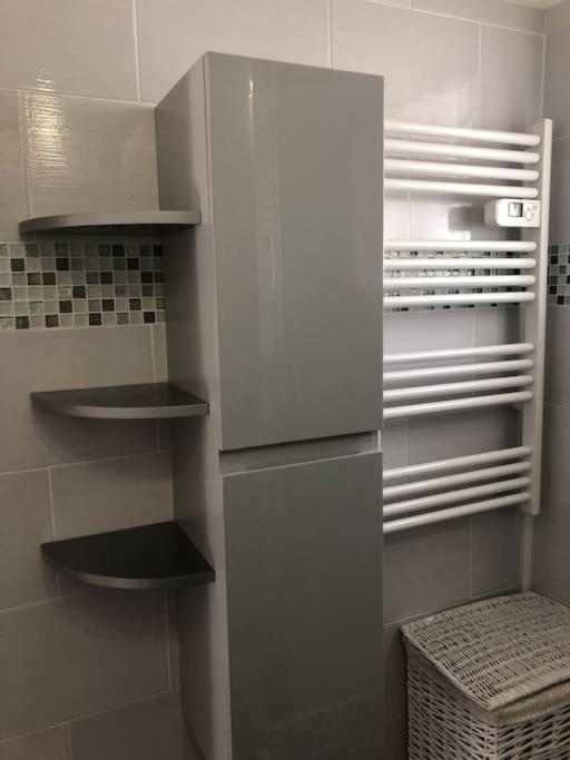 Appartement Balcon, Place De Parking, Centre Ville Valence  Exterior foto