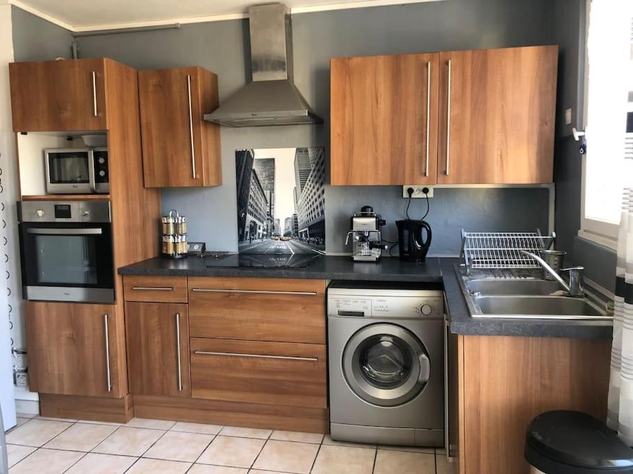 Appartement Balcon, Place De Parking, Centre Ville Valence  Exterior foto